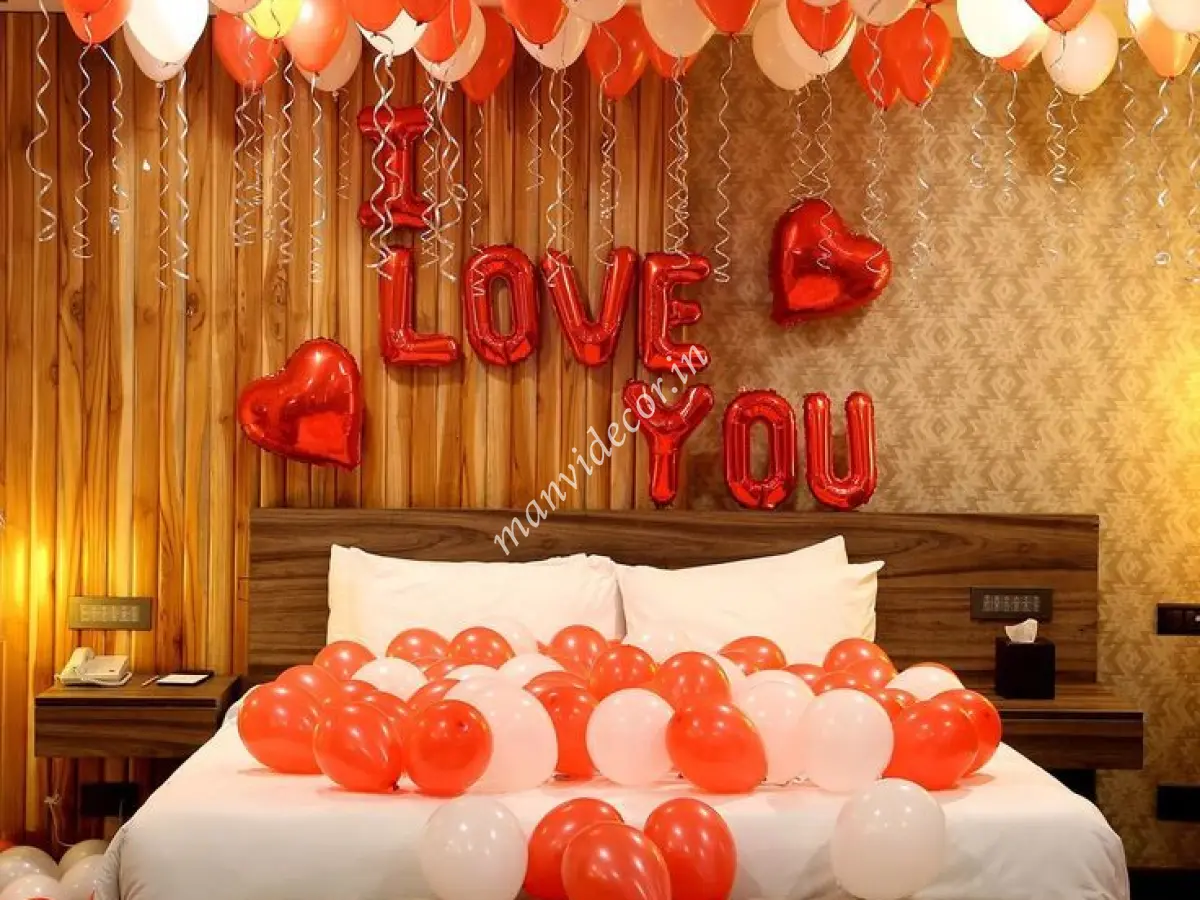 Room decoration for proposal surprise