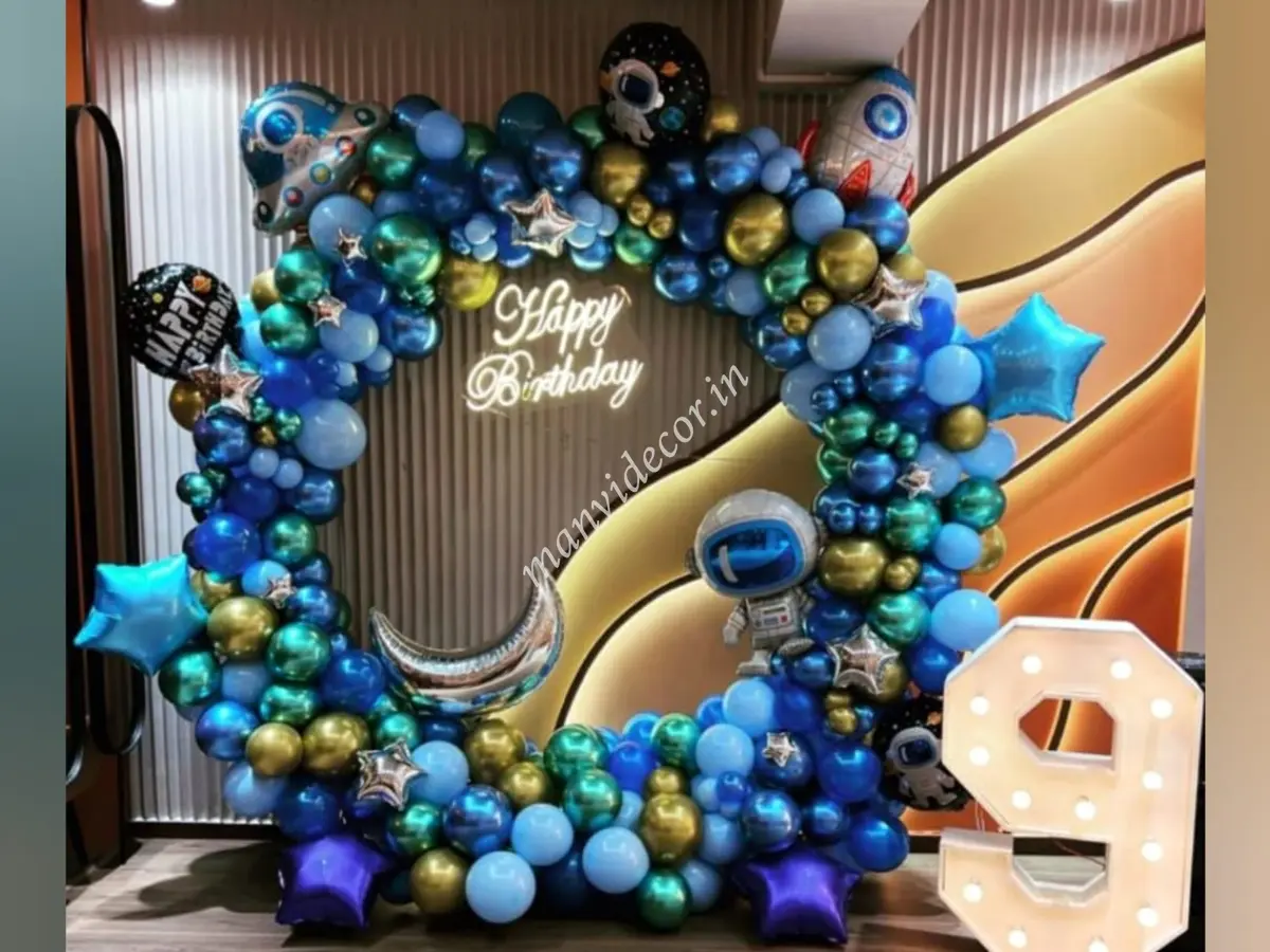 Astronaut Theme Ring Decoration