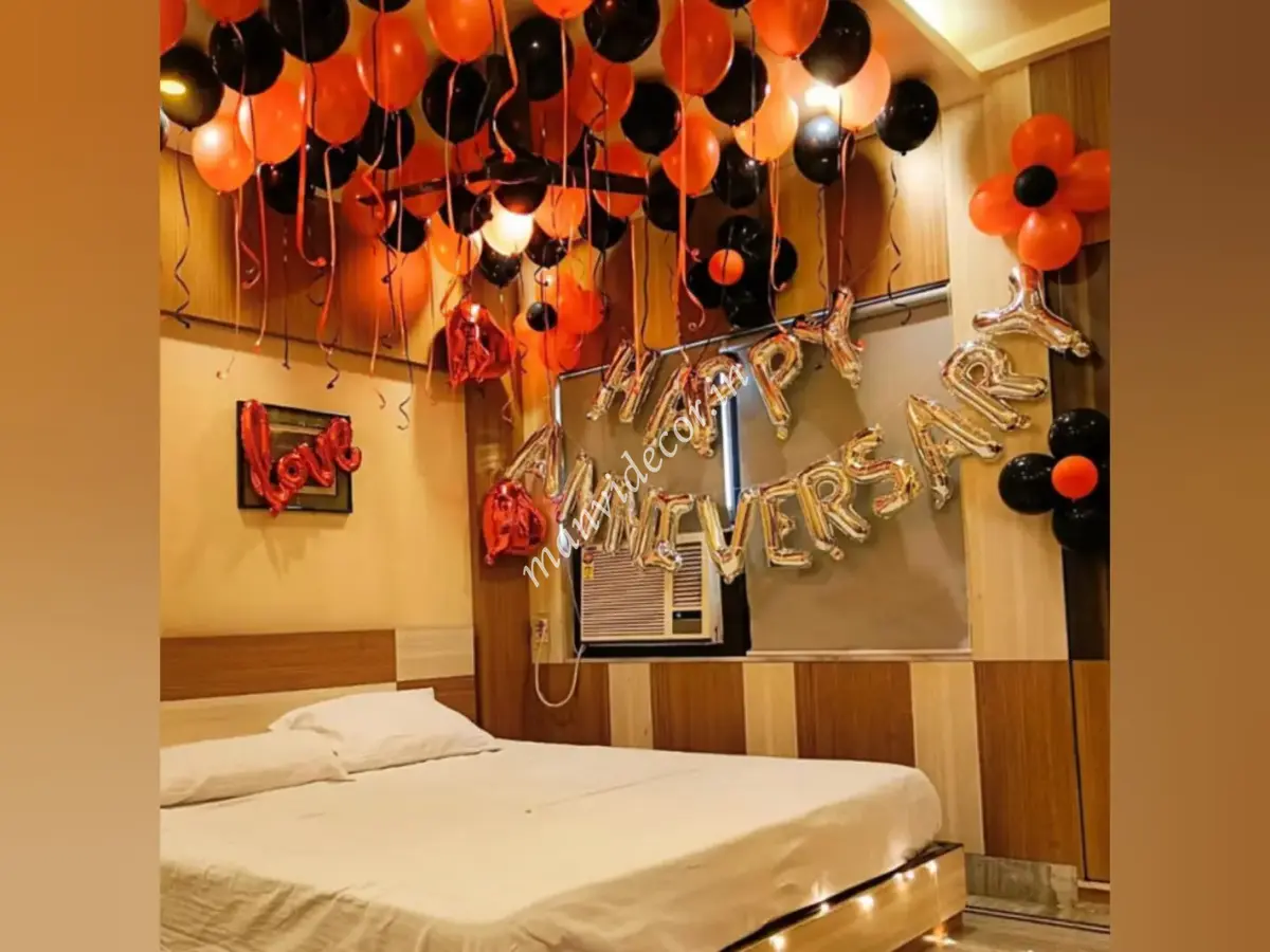 Golden Memories Anniversary Decor