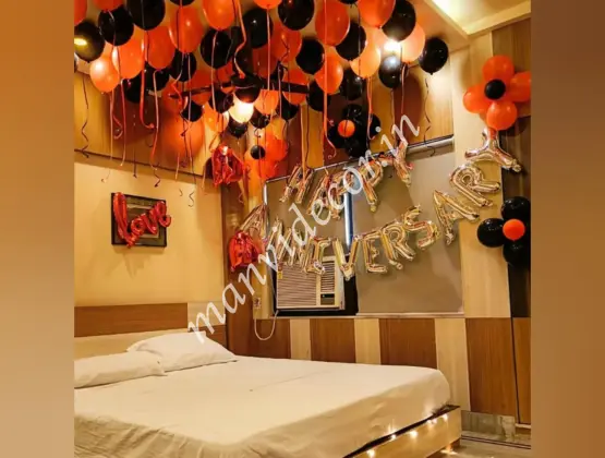 Golden Memories Anniversary Decor