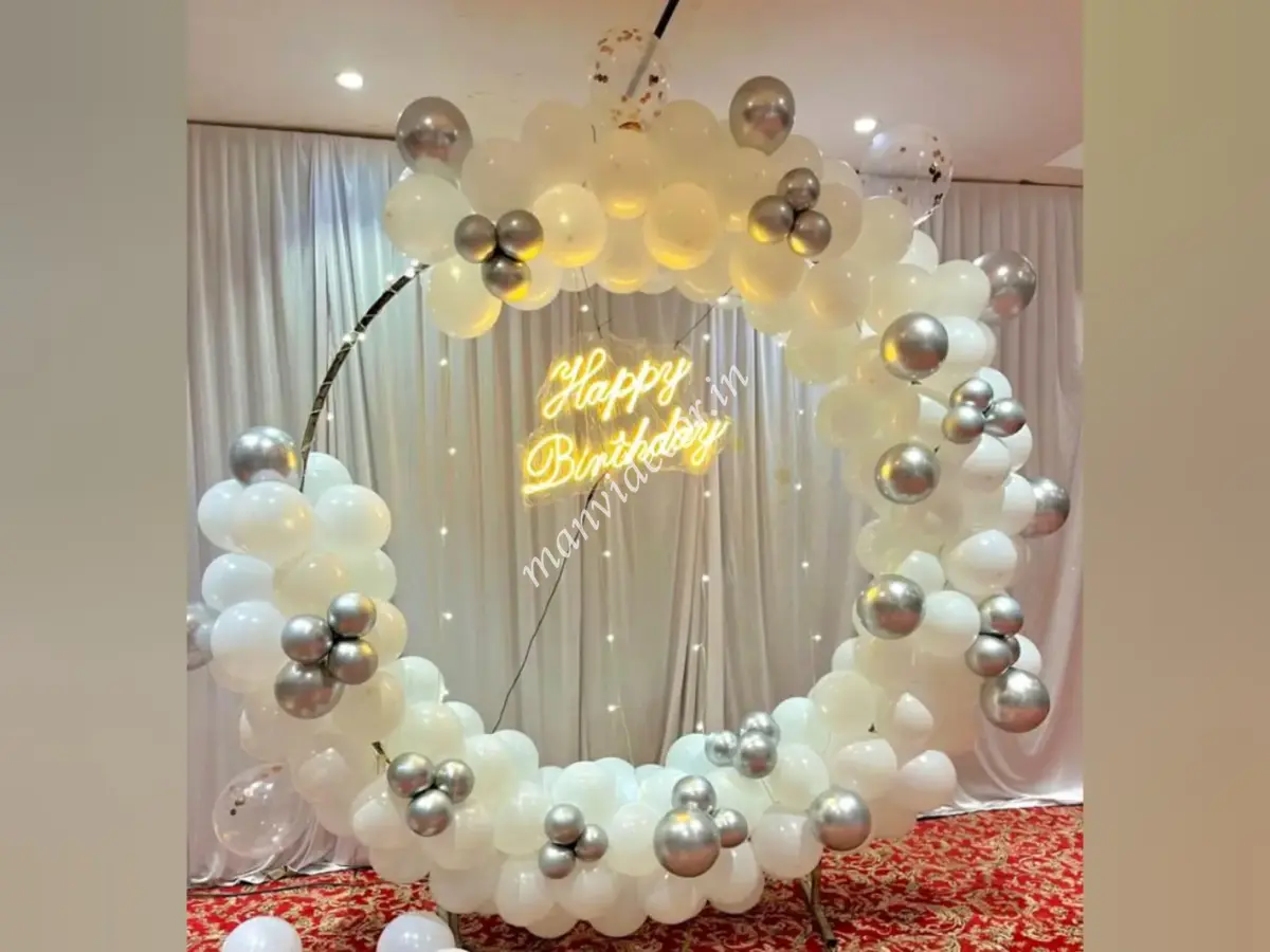 Heavenly White Birthday Ring Decor