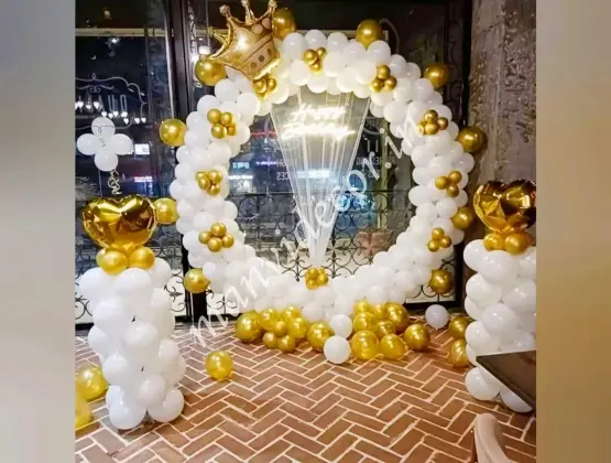 Luxury Golden White Ring Decor