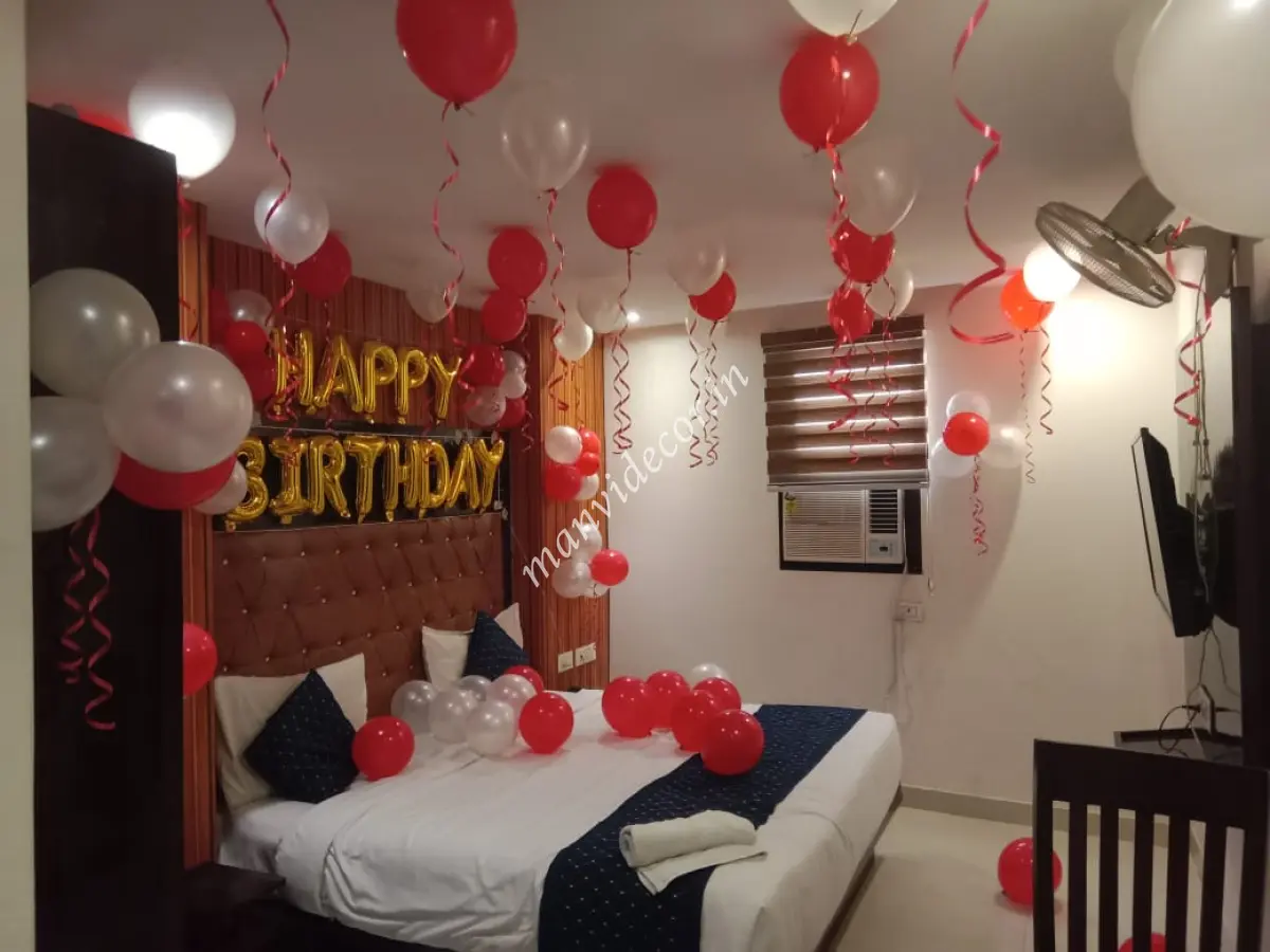 Hotel room decoration for birthday 