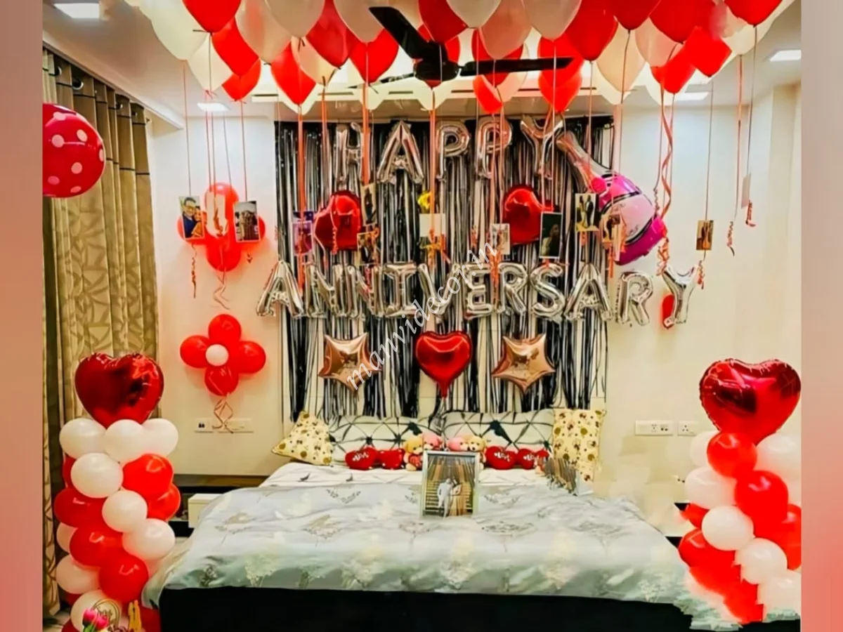 Red Romantic Balloon Decor